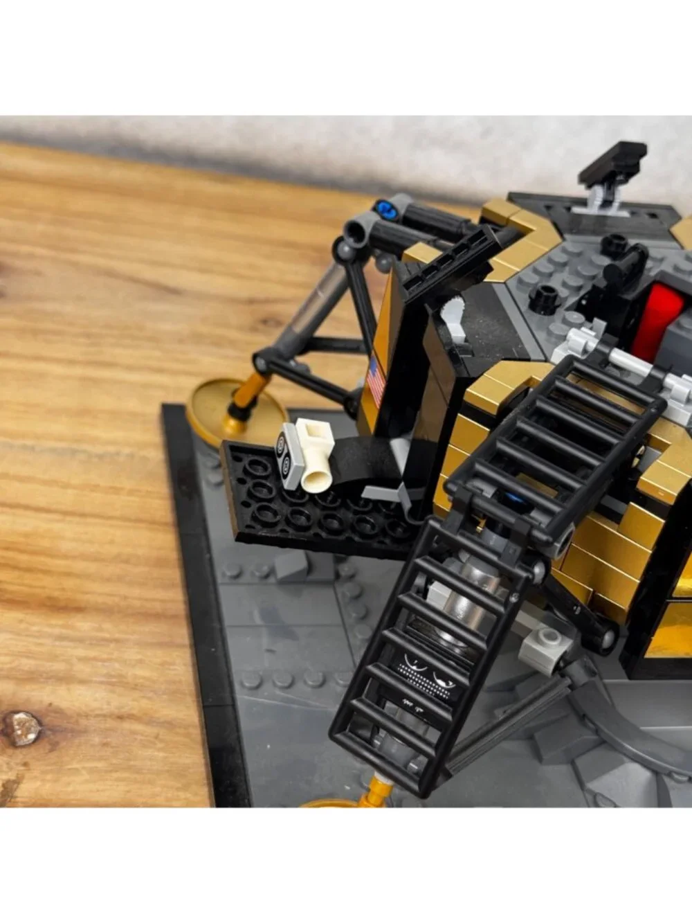 Lego NASA Apollo 11 Lunar Lander 10266 100% Complete No Box Instruction